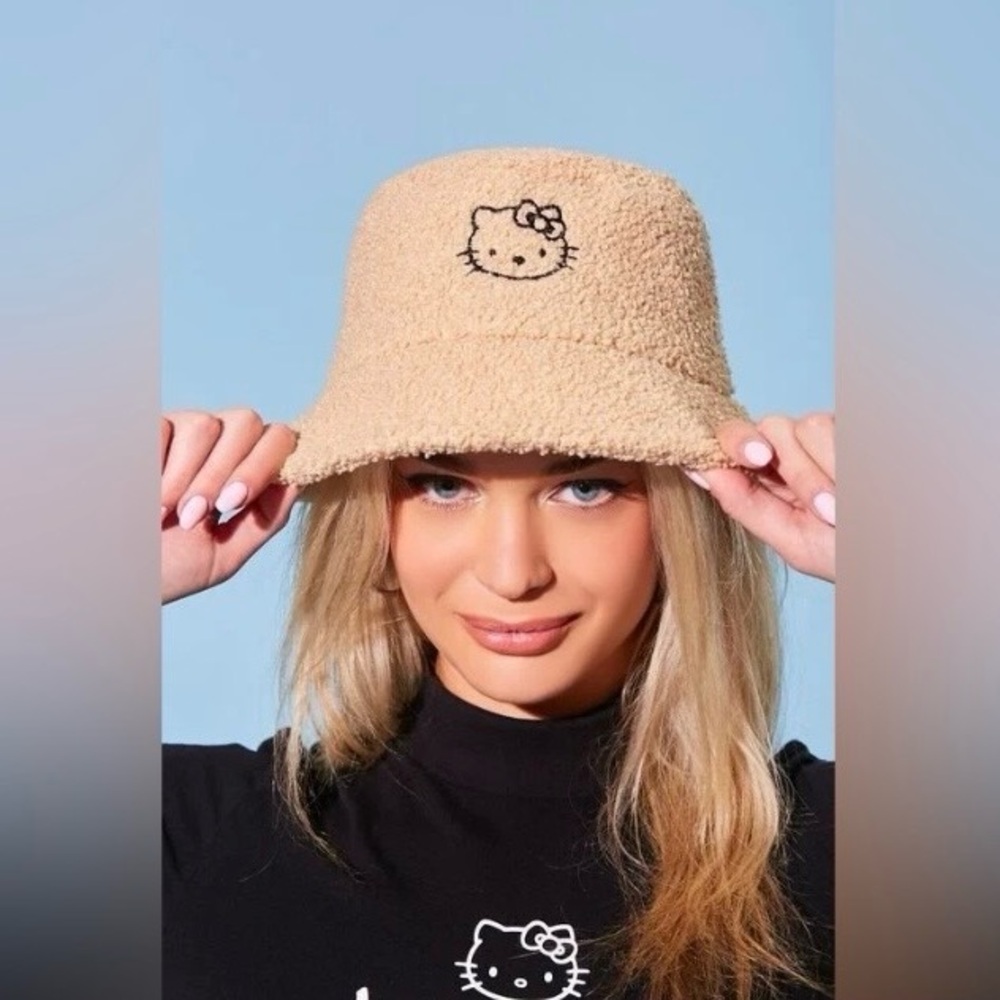 Embroidered Hello Kitty Bucket Hat - Picture 3 of 3